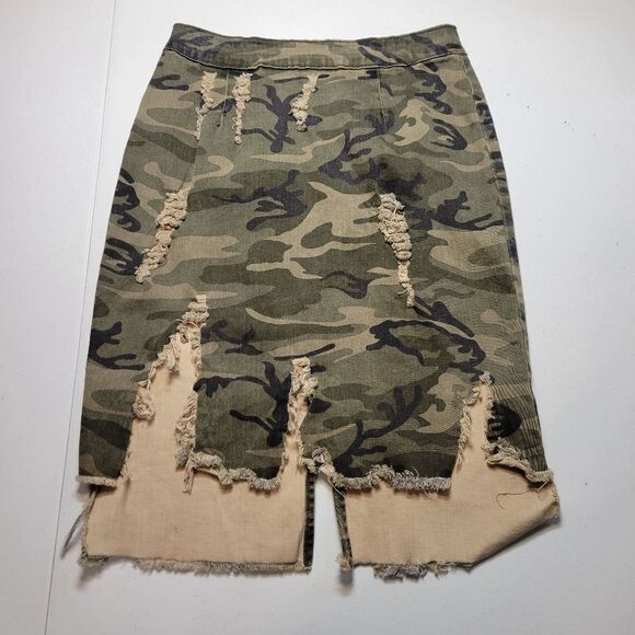 Vibrant Distressed Camo Mini Skirt Vintage Y2K Fringe Detail Bodycon - Picture 11 of 12